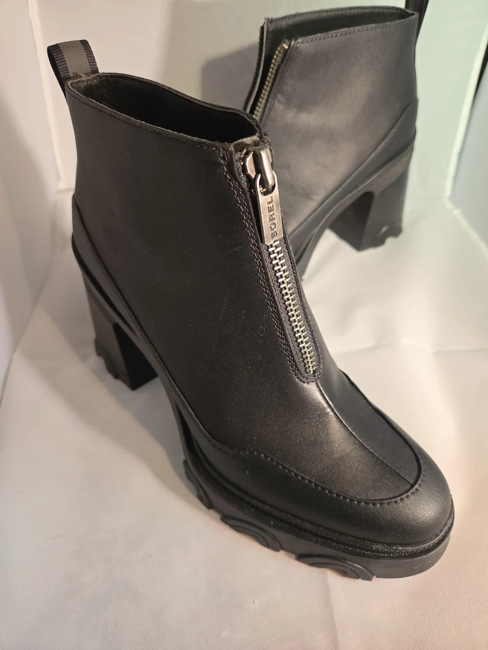 Sorel Black Front-Zip Chunky Heel Ankle Boots US 8.5
